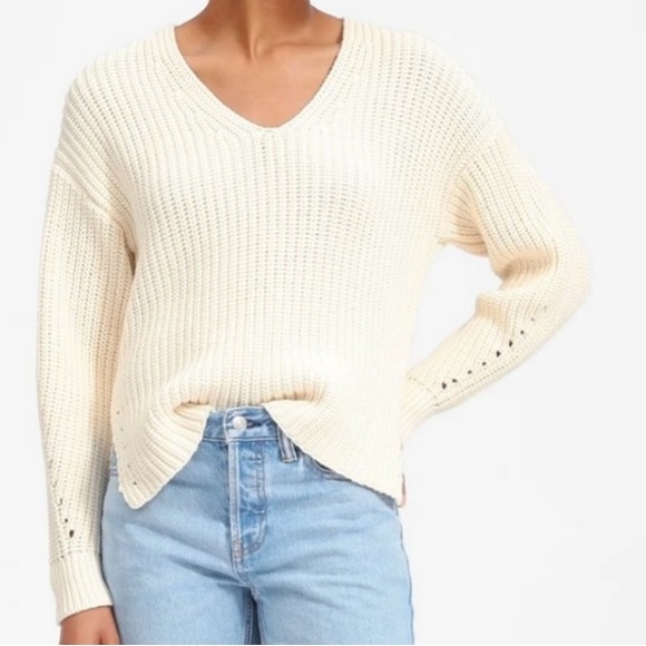 Everlane NEW Fisherman Knit Ivory Cream Vee Neck Sweater - Picture 3 of 13